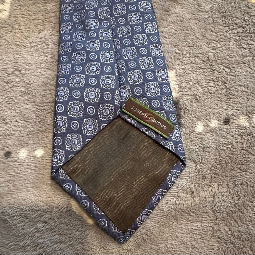 Joseph Abboud 100% Silk Printed Navy Tie Made in Italy